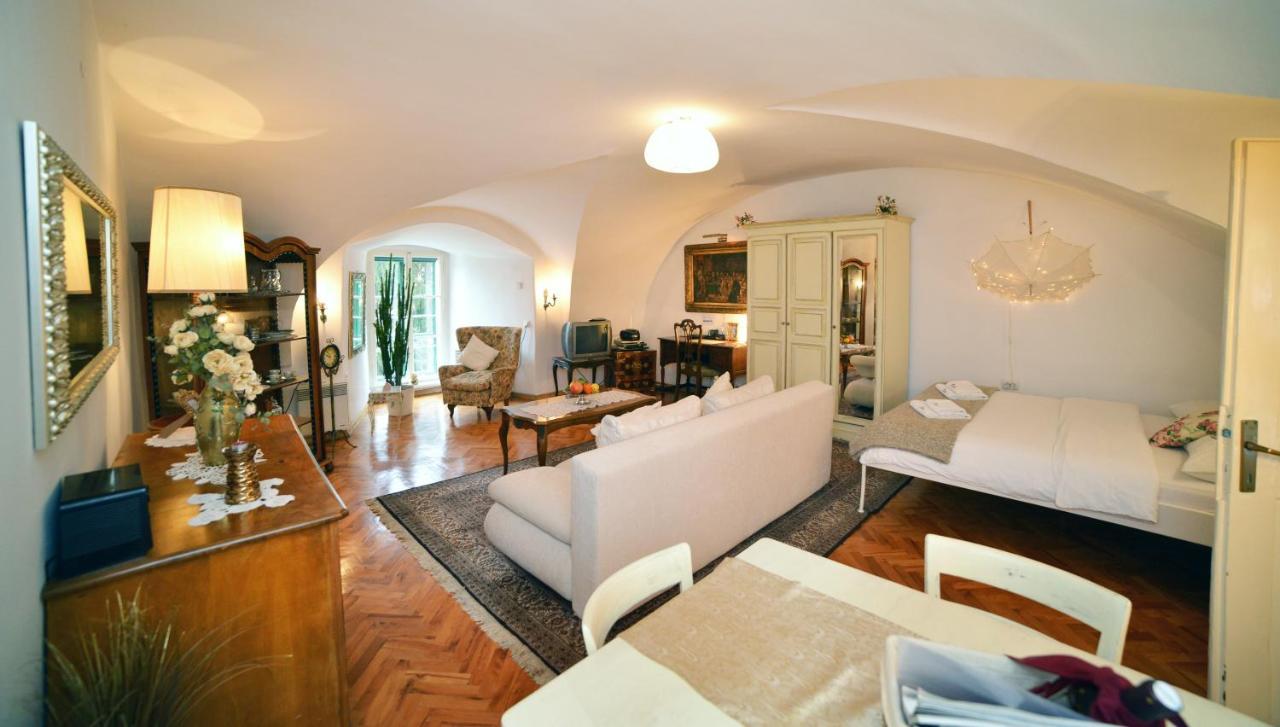 Baroque Apartment Загреб Екстериор снимка
