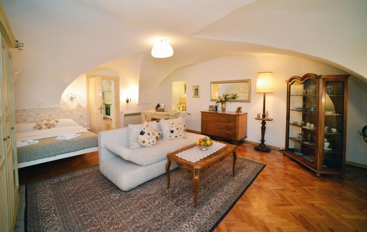 Baroque Apartment Загреб Екстериор снимка